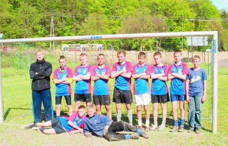 Piłkarze Gimnazjum nr 1 w Kartuzach zajęli piąte miejsce w turnieju Coca-Cola Cup.