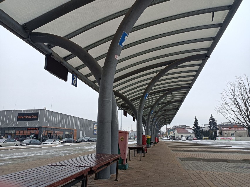 Działalność dworca PKS w Wieluniu budzi niezadowolenie podróżnych 