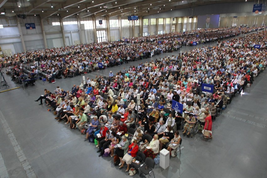 Kongres Świadków Jehowy w Poznaniu: 6 tys. osób na MTP