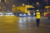 Korek na al. Włókniarzy. Zepsuty TIR zablokował "jedynkę" w Łodzi