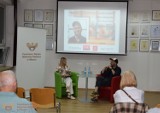 Spotkanie z Filipem Springerem w Powiatowej i Miejskiej Bibliotece Publicznej w Olkuszu. Zobacz zdjęcia 