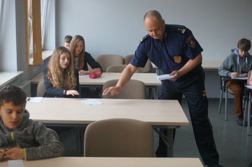 Turniej "Bezpieczeństwa w Ruchu Drogowym" w Myszkowie. Rywalizowało dziesięć drużyn