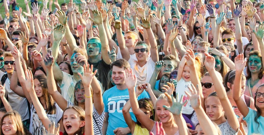 Holi Festival w Rzeszowie. Wkrótce na Stadionie Resovii święto kolorów [WYGRAJ PROSZKI]