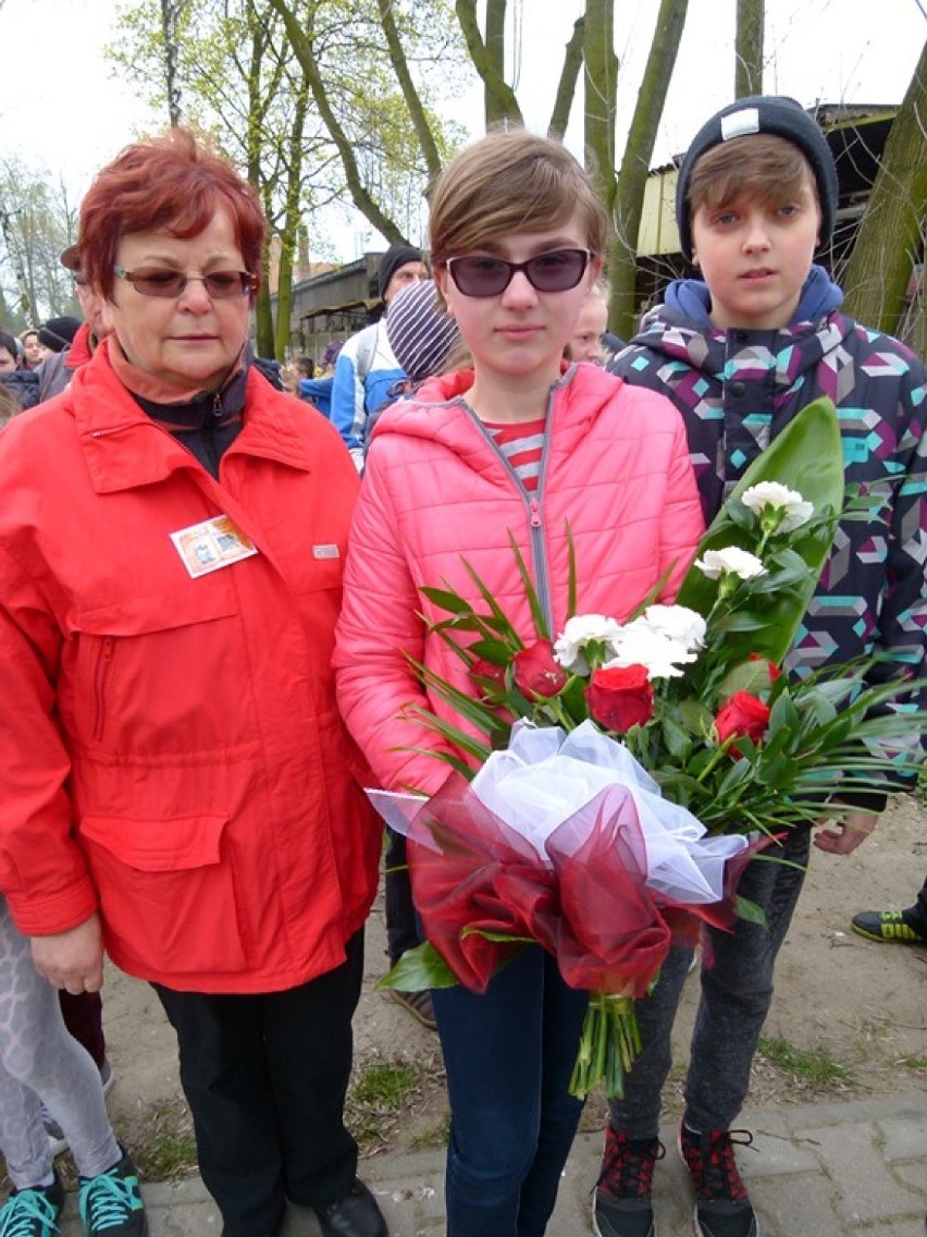 Powstańczy rajd sieradzkiego PTTK 2015. W trasę wyruszyło...