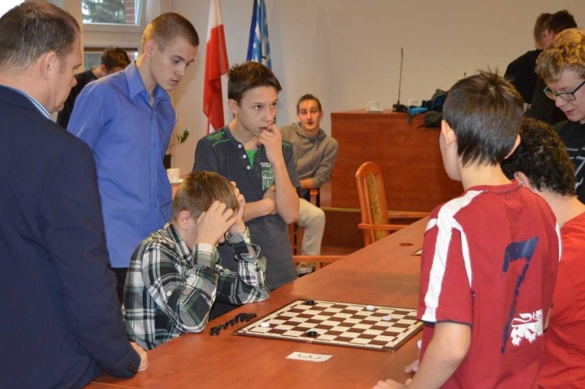 Drużyna chłopców z SOSW w Malborku wygrała mistrzostwa powiatu tczewskiego w warcabach