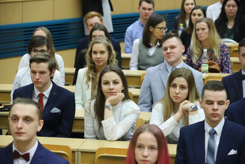 Stypendia Prezesa Rady Ministrów i Ministra Edukacji Narodowej także dla młodzieży z Radomska [ZDJĘCIA]