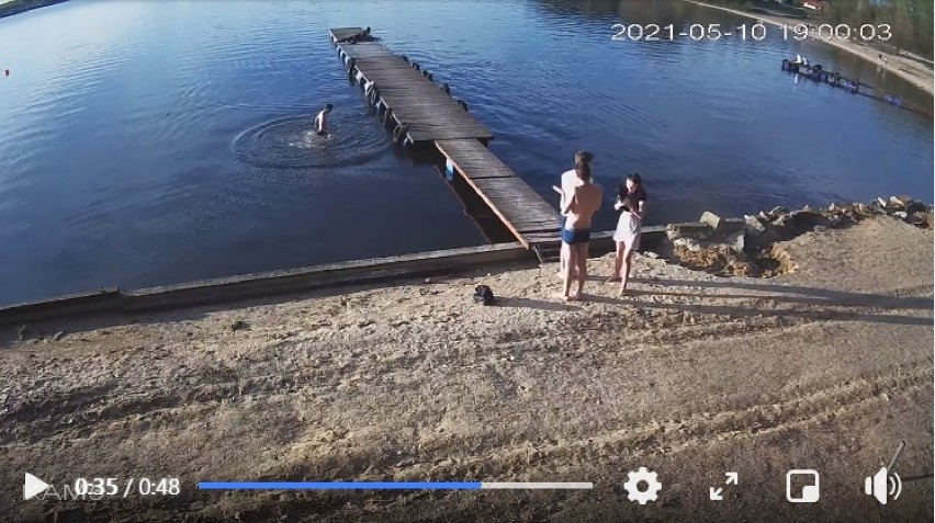 Letni sezon nad Zalewem Sulejowskim rozpoczęty. Nastolatek skakał do płytkiej wody z pomostu! WOPR apeluje o wyobraźnię