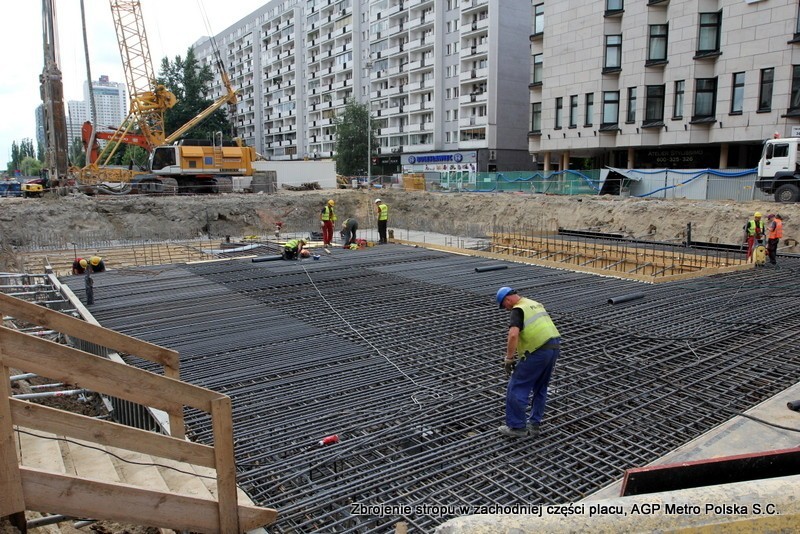 Budowa II linii metra: trwają prace przy Rondzie ONZ [ZDJĘCIA]