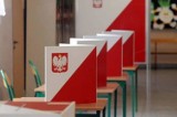 Wybory 2020 Tarnów. Zamieszanie wyborcze z kaszlem w tle. Głosująca domagała się badania na koronawirusa członka komisji
