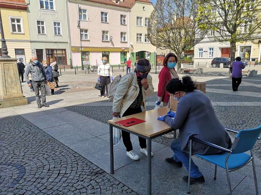 Ponad 6,6 tys. pakietów dla oleśnickich seniorów (ZDJĘCIA)