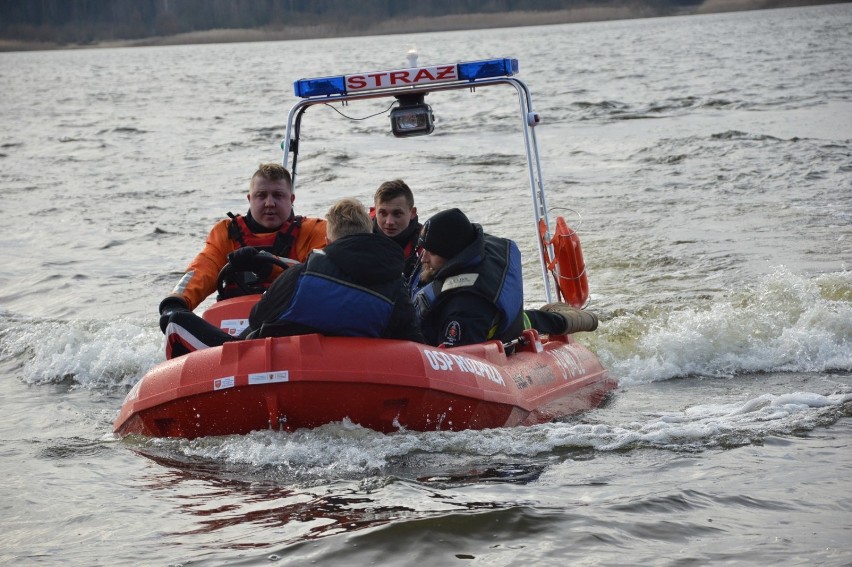 Pokazy ratownicze na Zalewie Cieszanowickim 16 02 2020