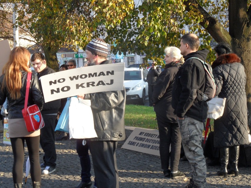 Czarny protest w Częstochowie ZDJĘCIA
