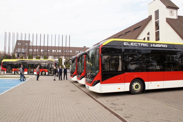 Nowoczesne autobusy hybrydowe to jeden z elementów inowrocławskiego projektu "Nowoczesny transport miejski"