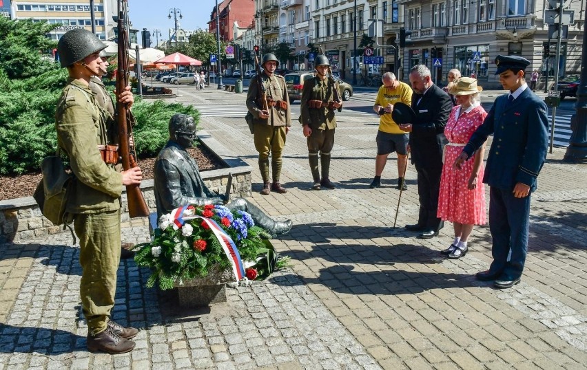 Mieszkańcy Bydgoszczy upamiętnili 116 rocznicę urodzin...