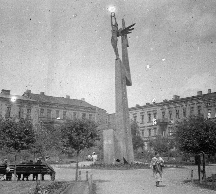 Tak prezentował się pomnik przed II wojną światową