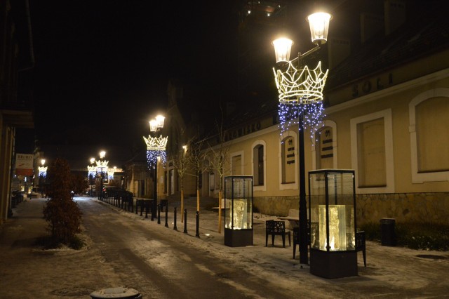 Iluminacja bożonarodzeniowa w centrum Bochni, grudzień 2021