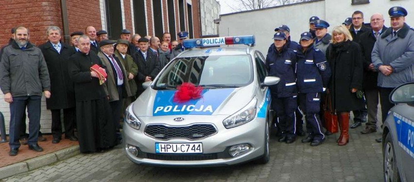 Radiowóz dla policjantów z Ujścia
