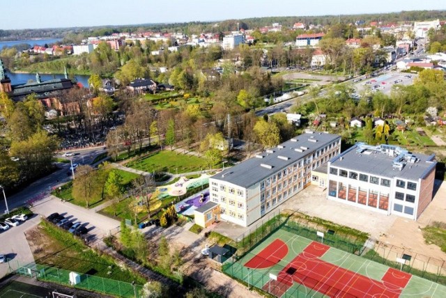 Gmina Kartuzy otrzyma z Ministerstwa Sportu i Turystyki 6 mln zł na budowę hali sportowej przy SP 2 w Kartuzach.
