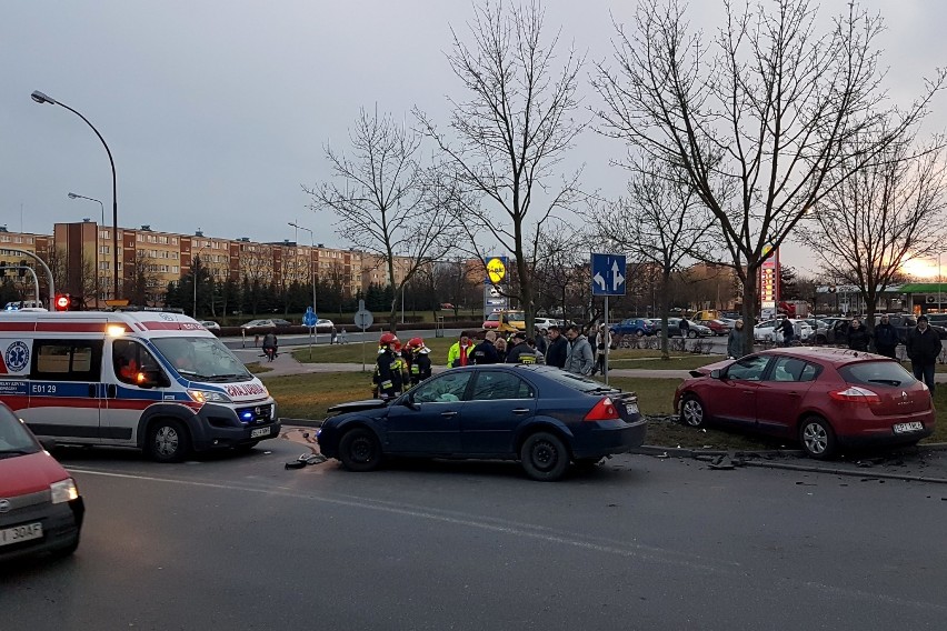 Wypadek  przy Lidl w Piotrkowie na Kostromskiej