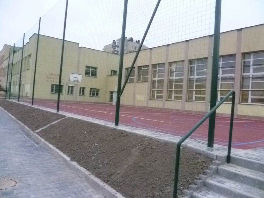 Przy szkole przy ulicy Naruszewicza w Kielcach powstał kompleks sportowy