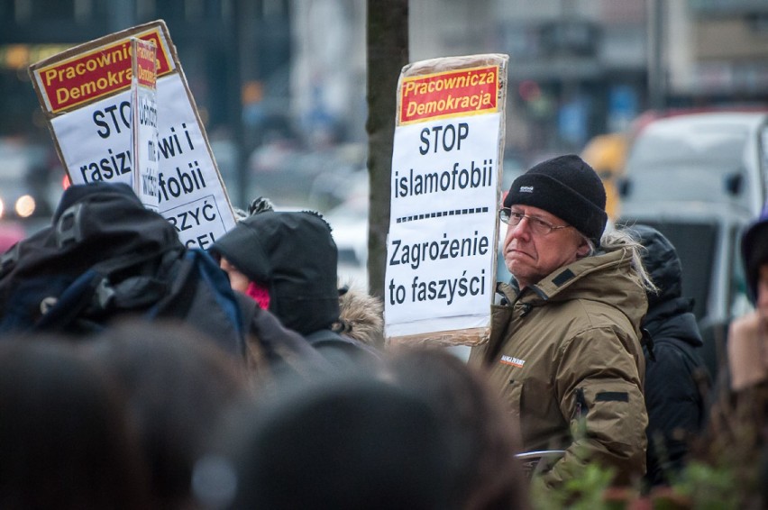 Warszawa wspiera uchodźców. Sobotnia demonstracja na placu...