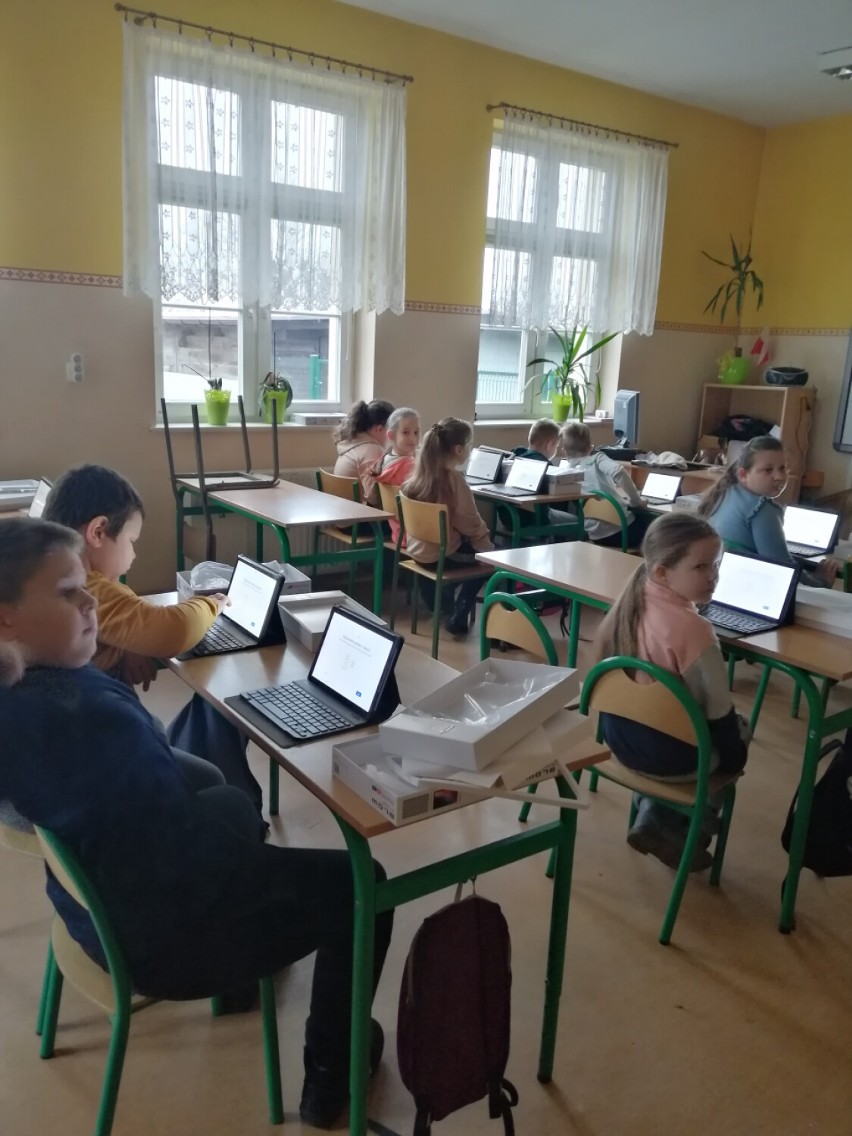 Gmina Oborniki. Uczniowie z Objezierza uczą się programowania
