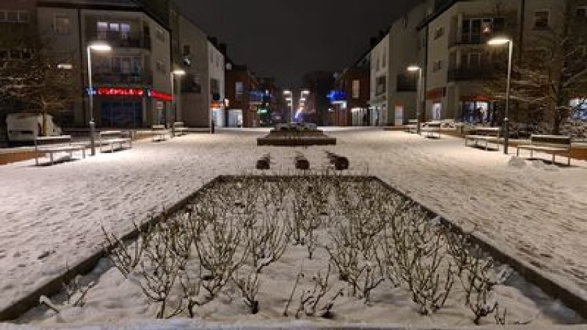 Zima w Pruszczu okiem naszych Czytelników. Zobaczcie te klimatyczne, zimowe zdjęcia naszego miasta ze spaceru, z balkonu  |Galeria