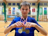 UKS Bliza Władysławowo na turnieju badmintona w Miastku (2022). Bezkonkurencyjny był mistrz Pomorza Adam Fikus | ZDJĘCIA