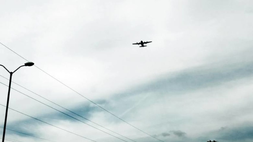 Samoloty i helikoptery nad Katowicami. Latały F16. To próba przed defiladą [ZDJĘCIA + WIDEO]