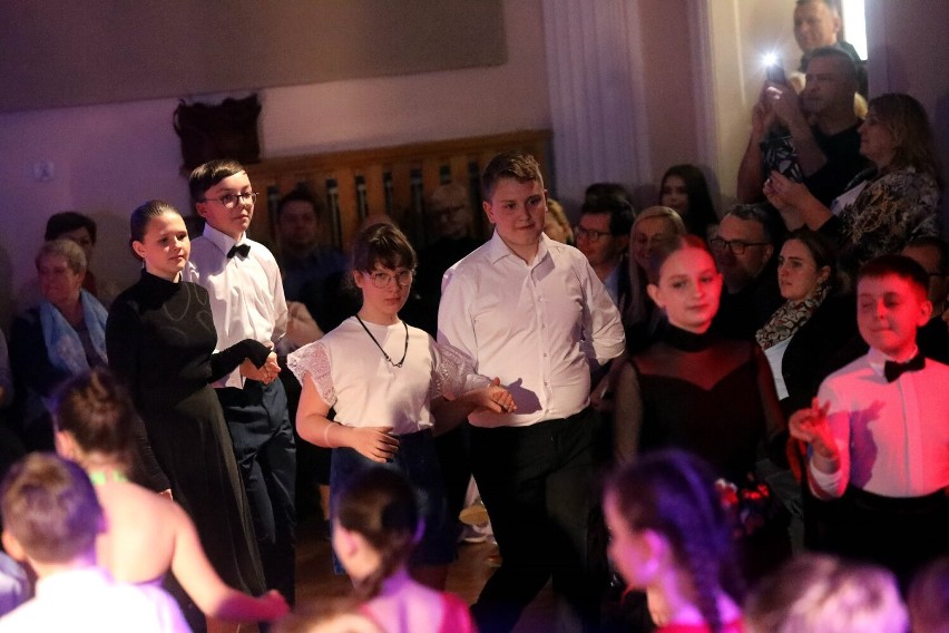Prezentacje Taneczne Studia Tańca Towarzyskiego "Takt" w Legnicy, zobaczcie zdjęcia