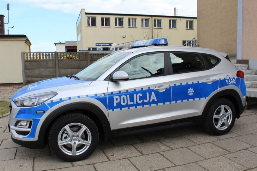 Kolejny w 2021 r. nowy radiowóz dla policji w Wieluniu. Usprawni codzienną służbę wydziału prewencji ZDJĘCIA