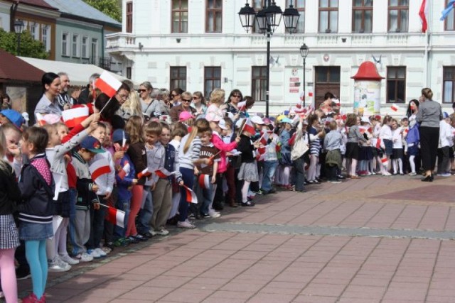 Przedszkolaki uczciły Święto Flagi