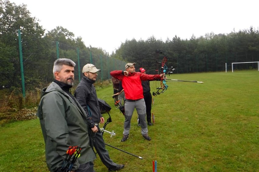 Łucznicy z Żor, Rybnika i Wodzisławia na zawodach 3D. Strzelali do sarny, wilka i niedźwiedzia! FOTO