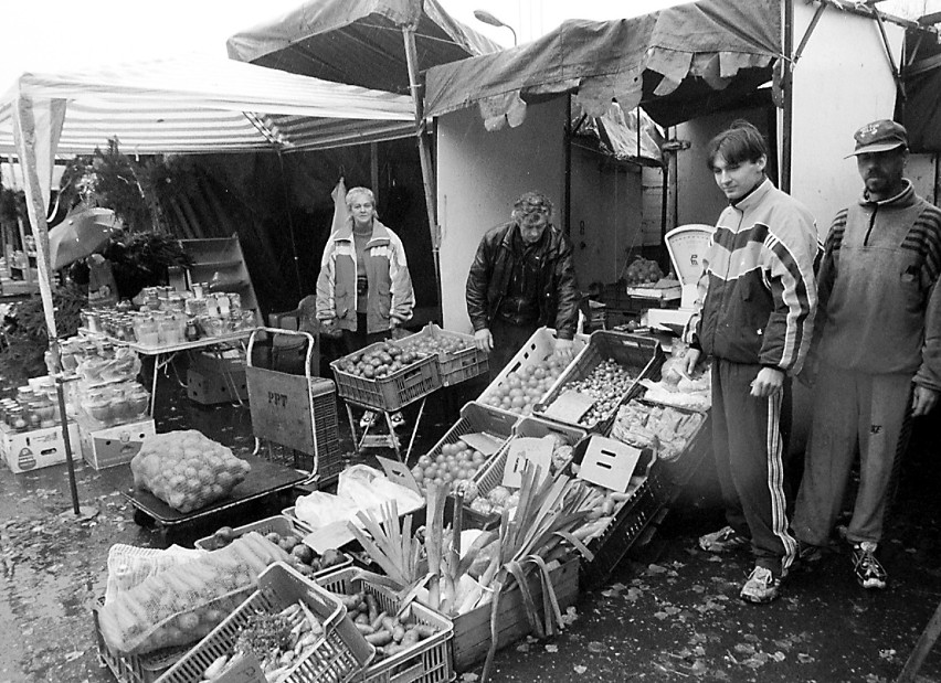 Targowisko na Bema powstało w czerwcu 1989 r. i przez niemal...