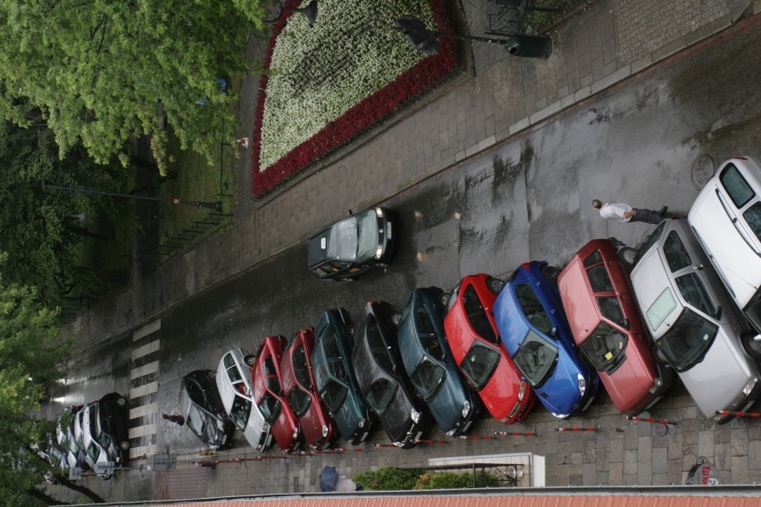 Mecz Polska-Portugalia: gdzie zaparkować auto? Parkingi w pobliżu stadionu