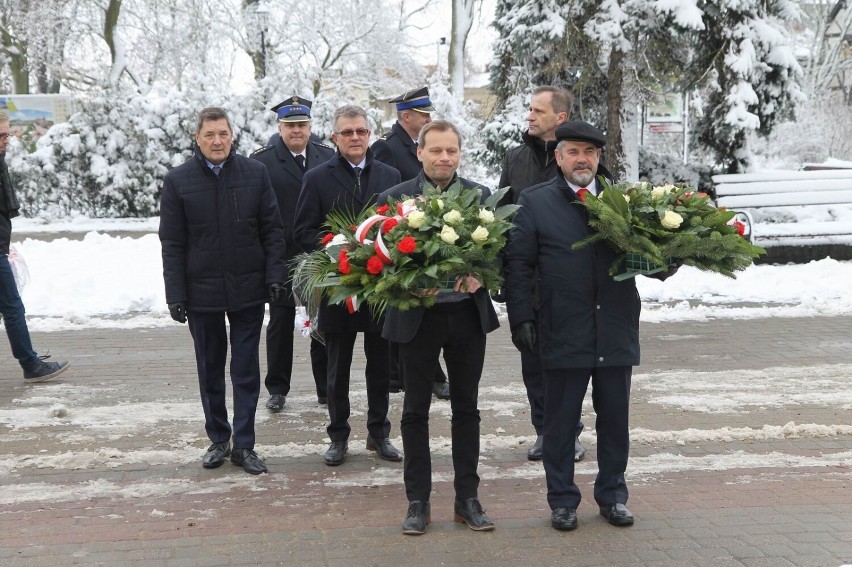 Przy Grobie Nieznanego Żołnierza w Chełmnie złożono kwiaty...