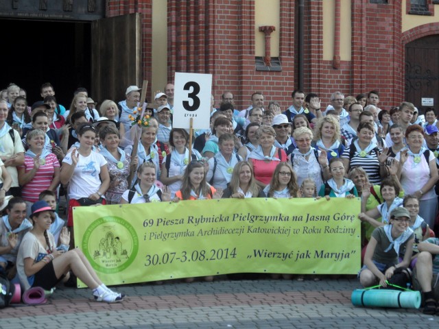 Pamiątkowe zdjęcia pielgrzymów  - Rybnicka pielgrzymka 2014