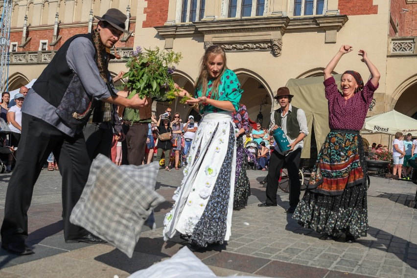 Kraków. Festiwal Teatrów Ulicznych rozpoczęty [ZDJĘCIA, WIDEO]