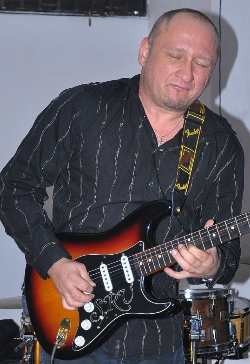 Arek Adamczuk - gitara