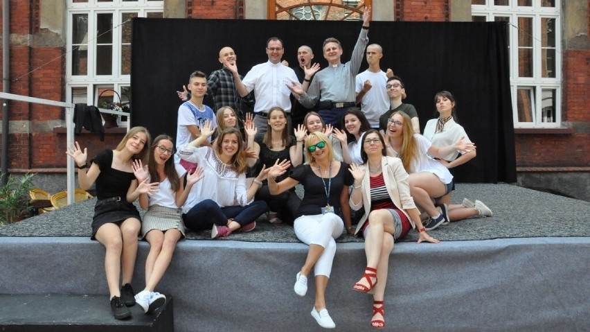Mamma Mia! na Letniej Scenie Muzycznej u salezjanów w Oświęcimiu