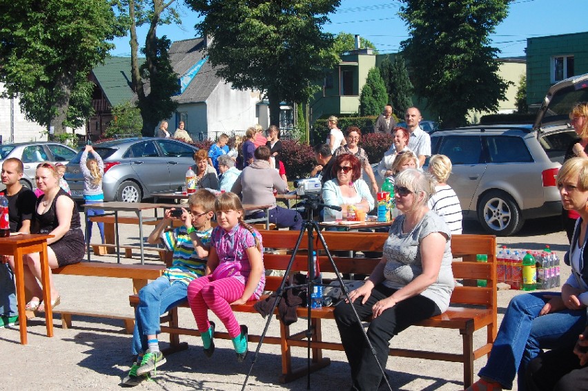 Biesiada sąsiedzka w Żelistrzewie