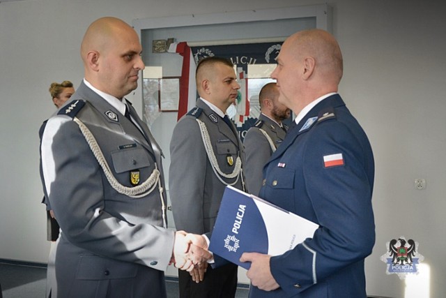 Uroczysta zbiórka i awanse w Komendzie Miejskiej Policji w Wałbrzychu