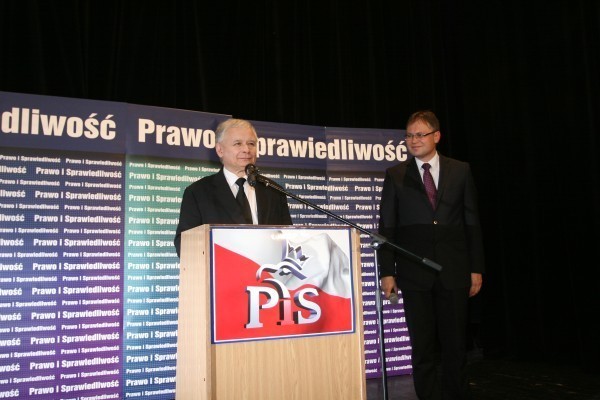 Prezes PiS na konwencji wyborczej w Nowym Sączu (ZDJĘCIA)