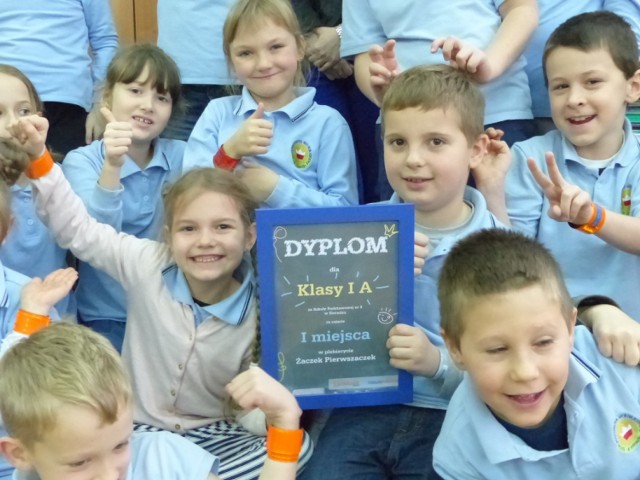 Żaczki-Pierwszaczki. Plebiscyt wygrały dzieci z klasy IA Szkoły Podstawowej nr 9 w Sieradzu.