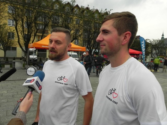 Kamil Stelmasik i Sebastian Majewski z Ostrowieckiej Inicjatywy Rowerowej.