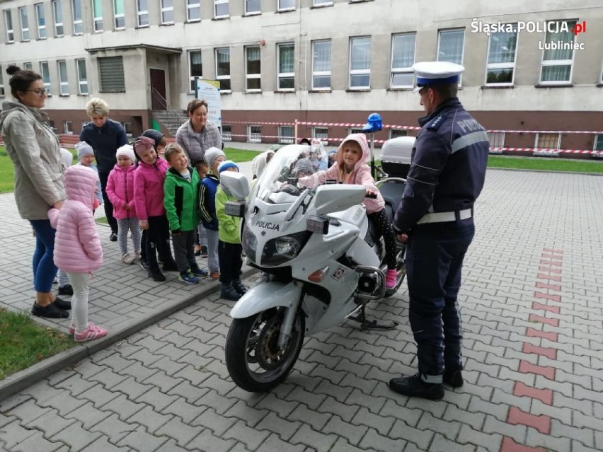 Policjanci rozmawiali na temat bezpieczeństwa z dziećmi z Lubecka i Boronowa [ZDJĘCIA]