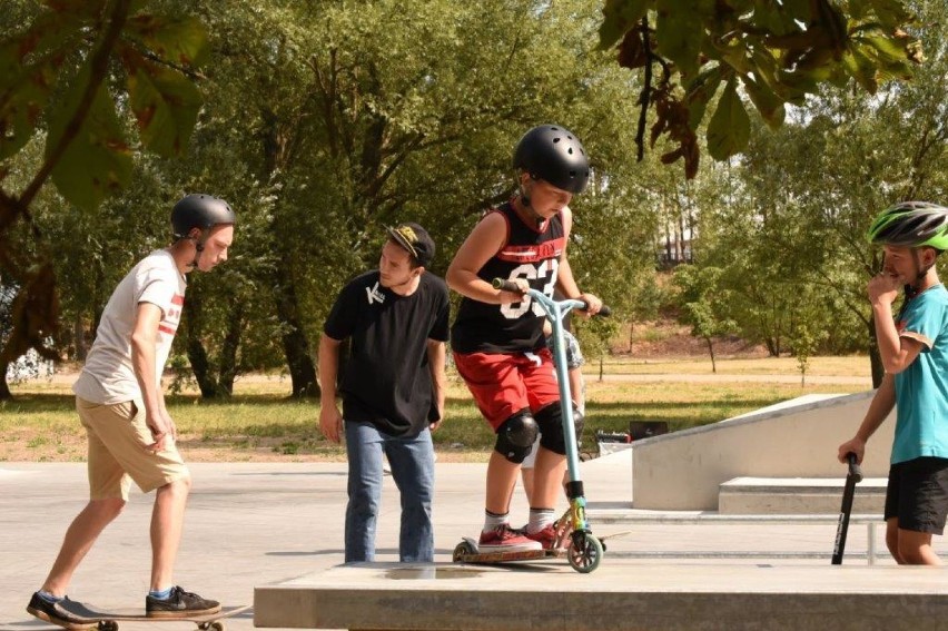 Nowoczesny i funkcjonalny. Taki jest skatepark w Wieleniu! [ZOBACZ ZDJĘCIA Z OTWARCIA OBIEKTU]