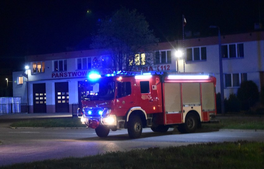 Malbork. Wieczorne lądowanie śmigłowca LPR na ulicy Wybickiego. Pomocy potrzebował mężczyzna porażony prądem