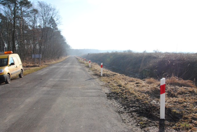 Tak wygląda trasa Zbiersk - Zamęty, zniszczona przez... bobry