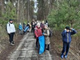 Uczniowie ze szkoły podstawowej numer 2 w Staszowie posprzątali las (ZDJĘCIA)